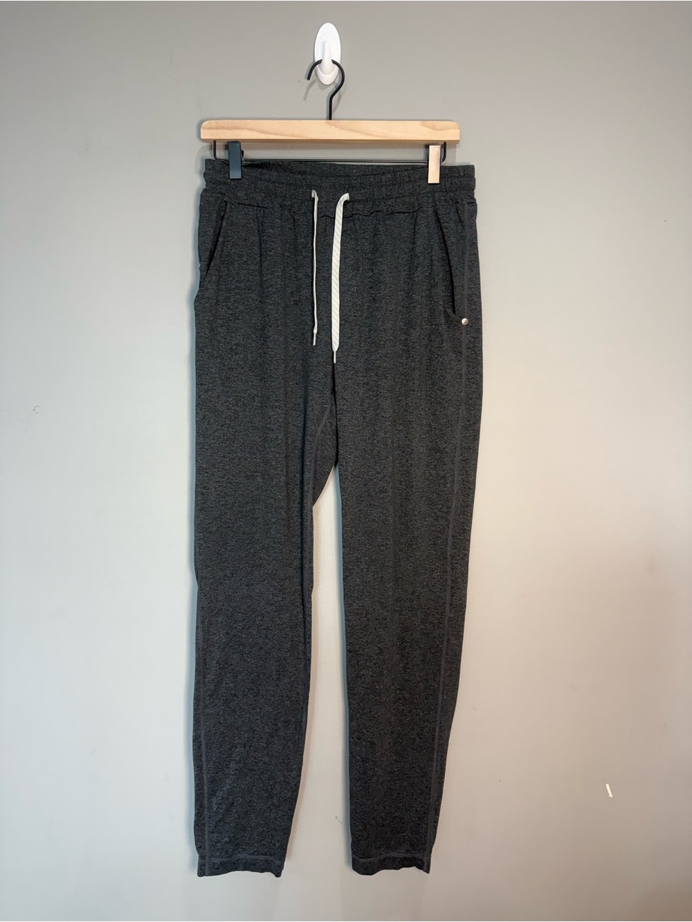 Vuori Men’s Ponto Performance Jogger DreamKnit‎ Heather Gray Small